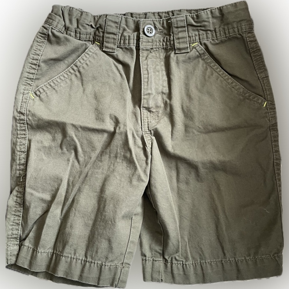 Boy khaki green short size 7-8 100% cotton